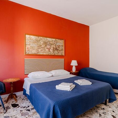 Hotel Casa Di Madre Antonia Brindisi Esterno foto