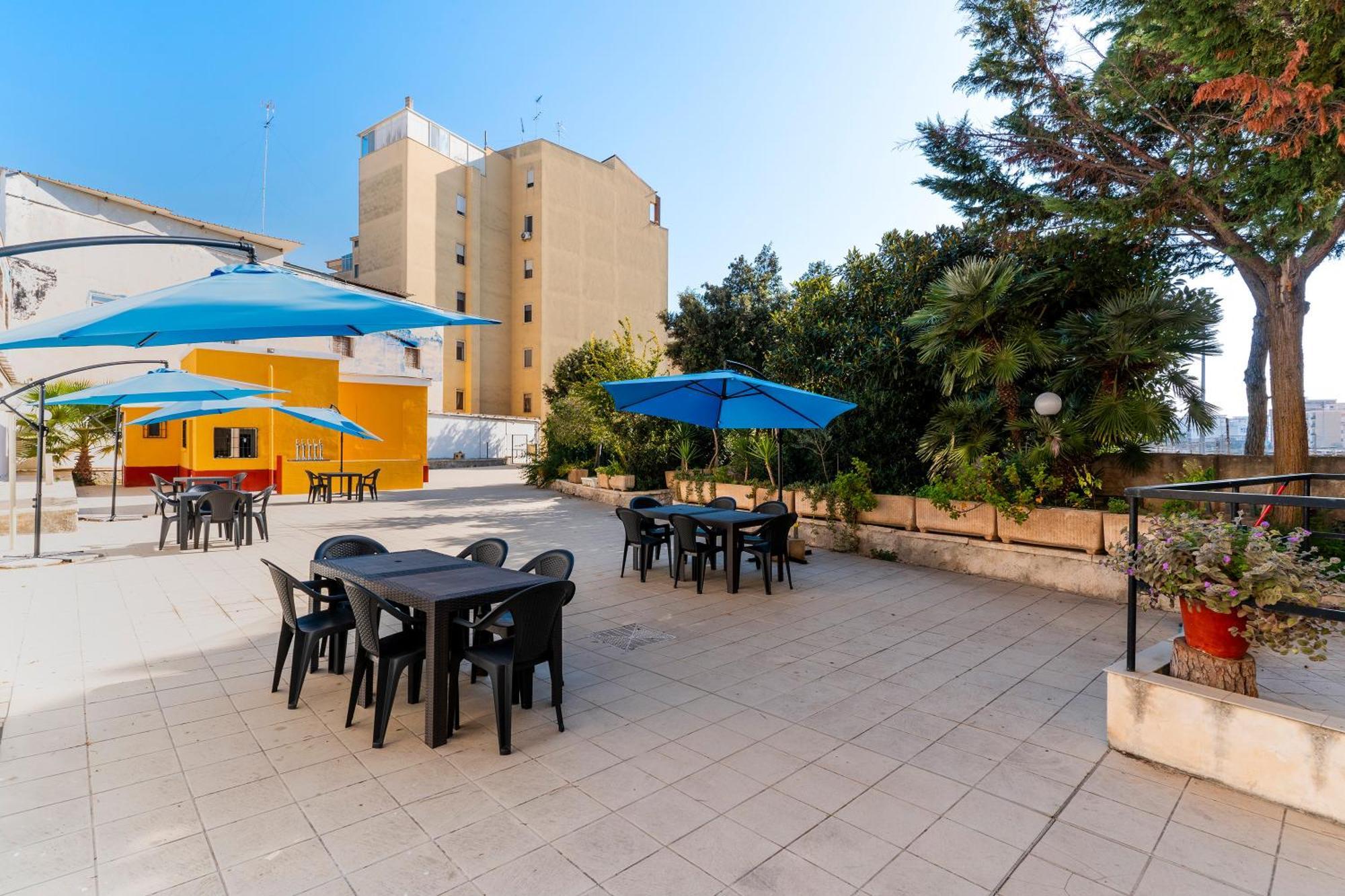 Hotel Casa Di Madre Antonia Brindisi Esterno foto